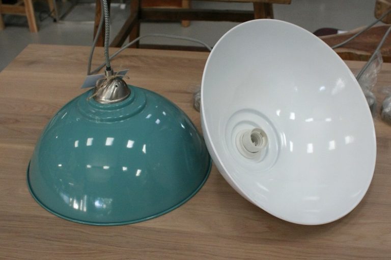 Metalen lamp Lola zwart wit blauw Hal54.nl