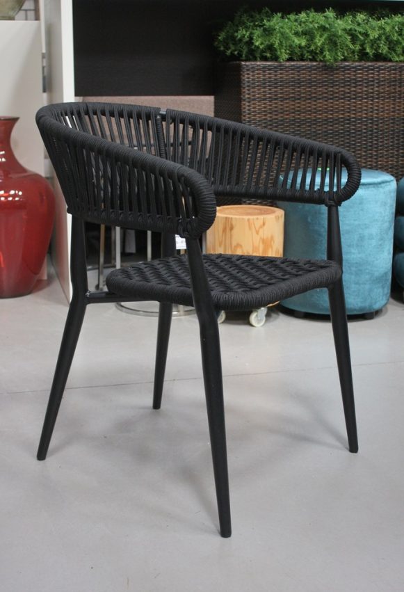 2 luxe terrasstoelen tuinstoel zwart metaal touw wicker draadstoel stapelbaar horeca restaurant hal54