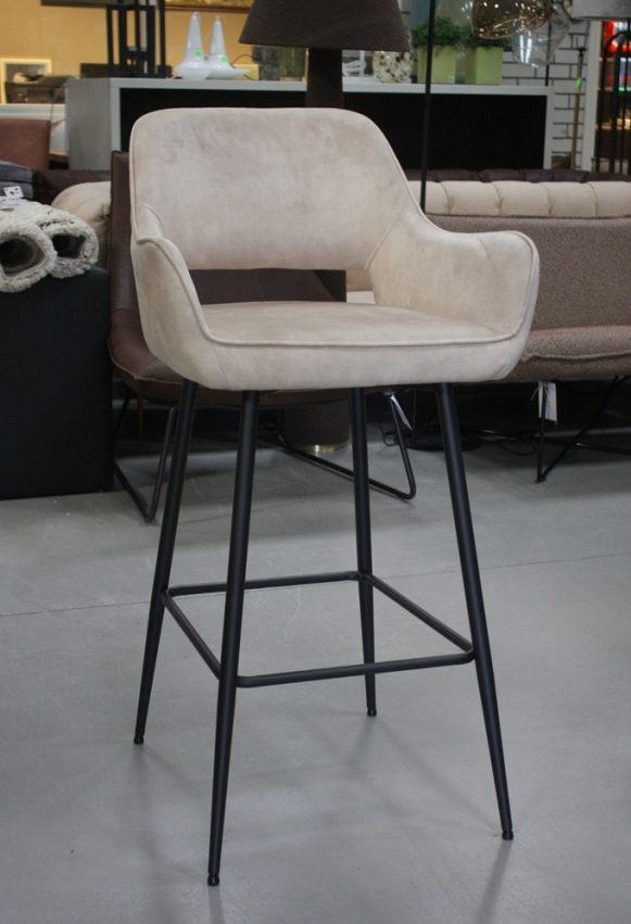 54a luxe barstoelen barkrukken stof creme beige zand velvet armleuning rugleuning horeca hal54