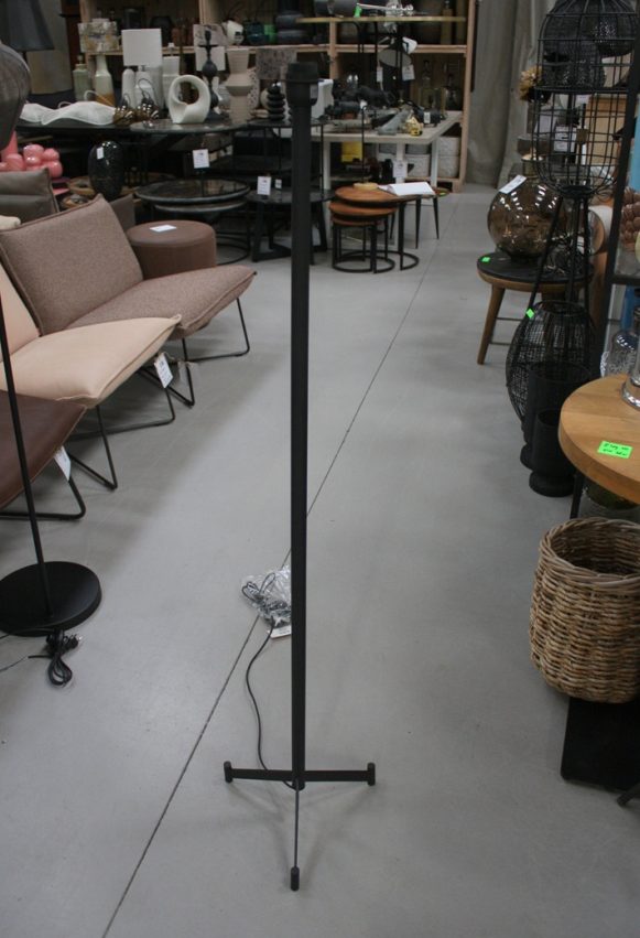 3 zwarte metalen vloerlamp lamvoet Dennis light en living goedkope lampen hal54