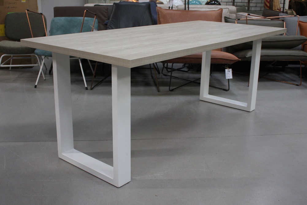 Eettafel wit & licht houtlook melamine