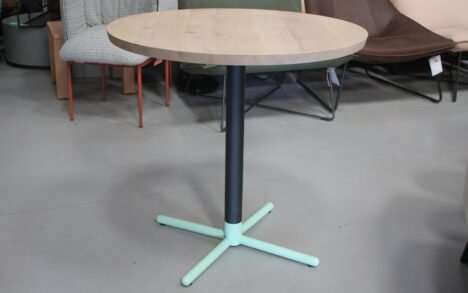 Eettafel eikenhout & metaal Ø80