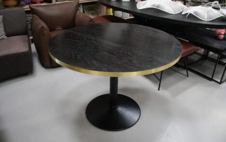 Eettafel rond zwart Ø105 cm.