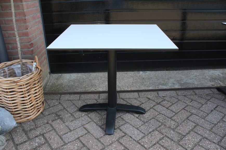 Terrastafel HPL wit 70 x 80 cm.