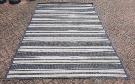 Vloerkleed / buitenkleed 190x290