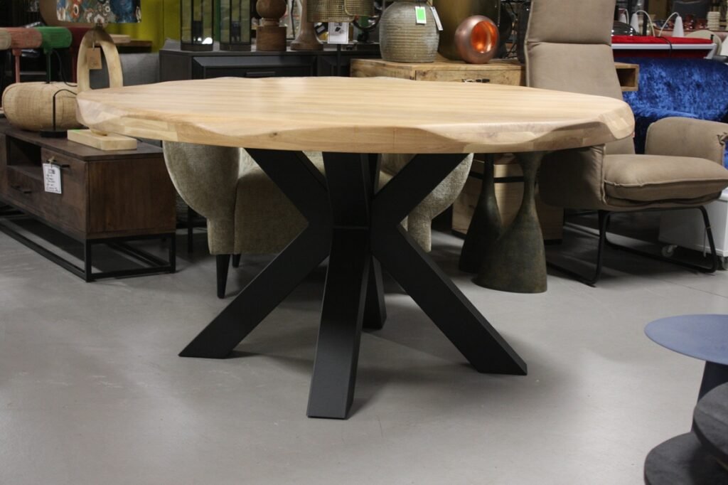 Eettafel rond Ø150 cm. eikenhout