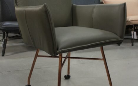 Eetkamerstoel Sanne Jess Design (Royal Olive) met wieltjes