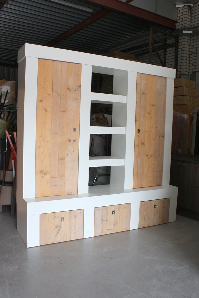 Grote wandkast wit & steigerhout