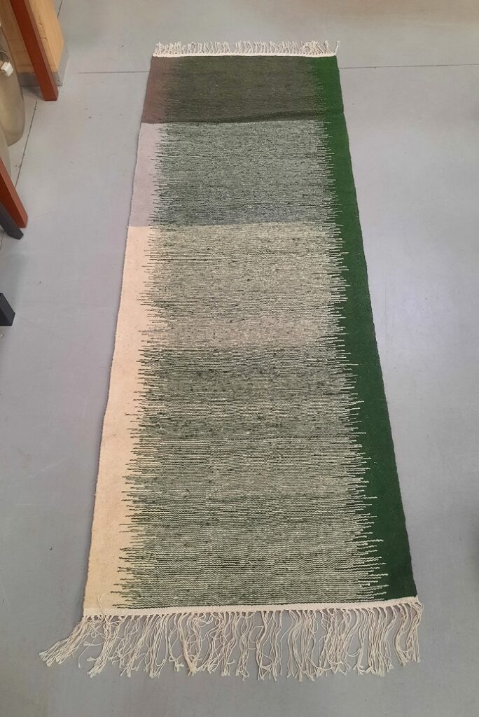 Vloerkleed / loper Fair Fabrics 80 x 220 cm.