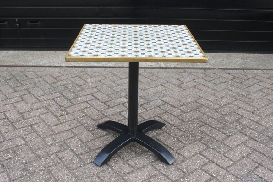 (Terras)tafel vierkant Mozaiek 70x70 met metalen rand