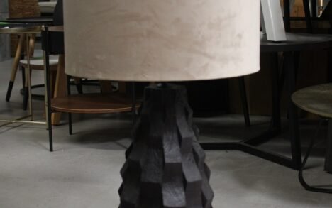 Tafellamp zwart hout + velvet lampenkap champagne