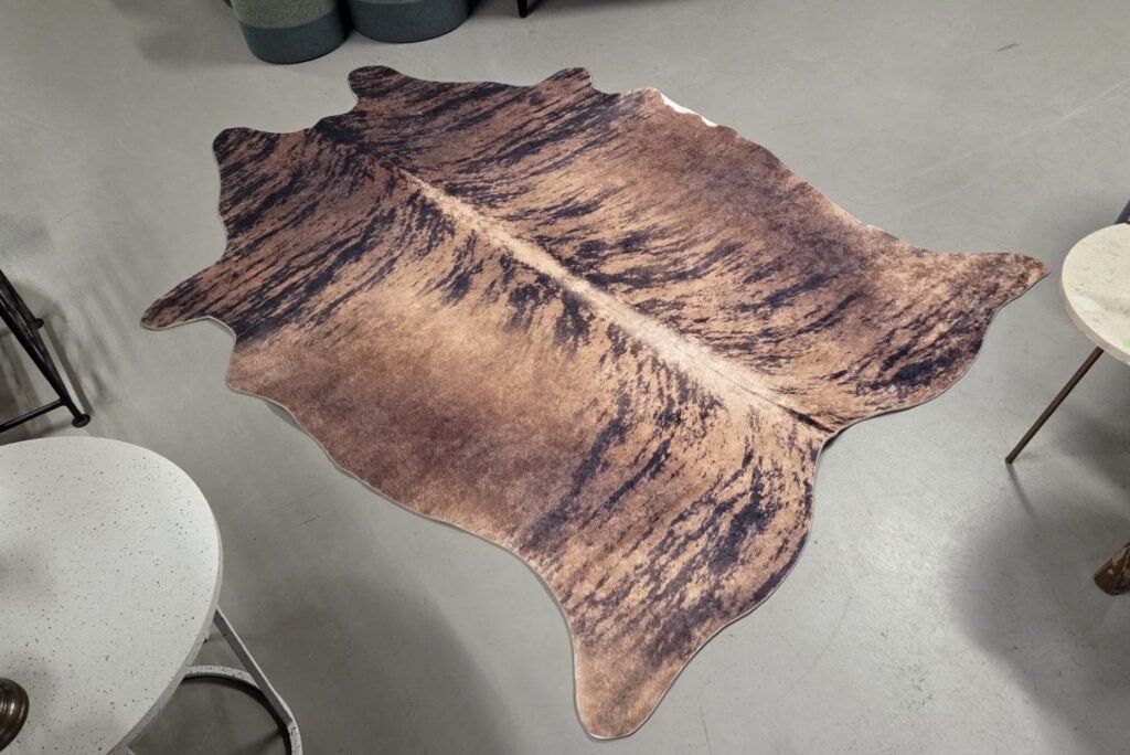 Vloerkleed Etosha met koeienprint 150x200