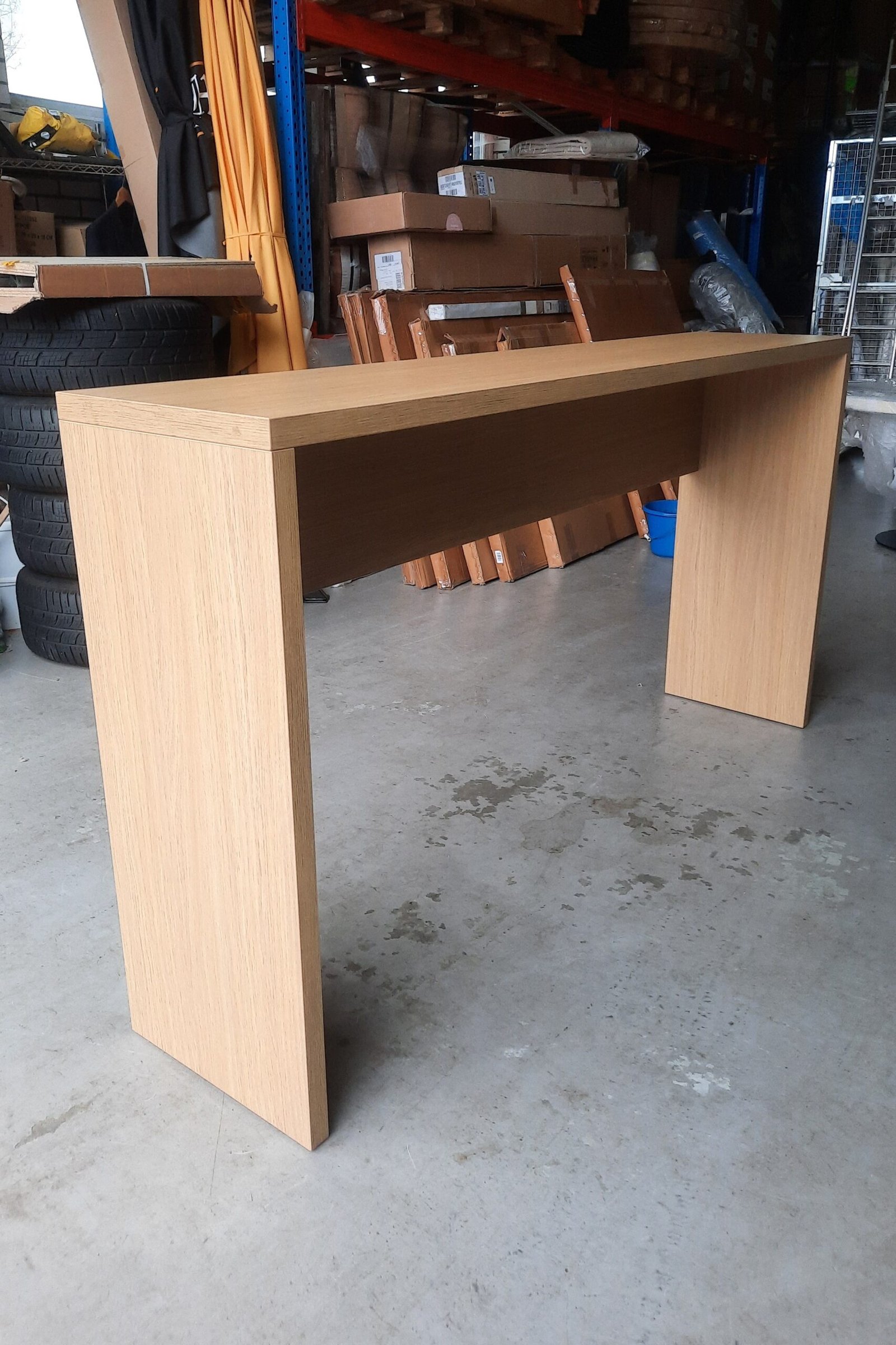 Bartafel / balie / wandtafel melamine 205 x 45 cm.