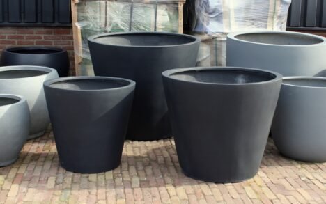 Ronde Fiberstone bloempot Planter antraciet Ø101 cm.