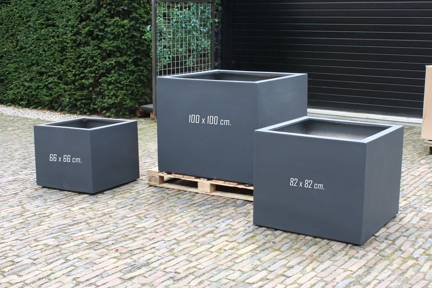 Bloembak vierkant Fiberstone antraciet (82 x 82 cm.)