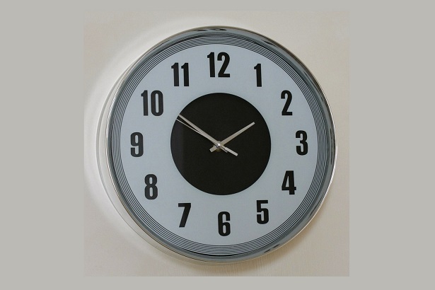 Klok modern wit