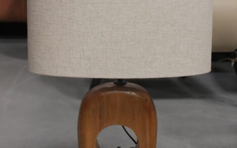 Tafellamp hout en stoffen lampenkap