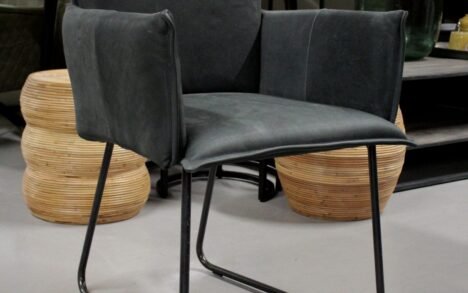 Eetkamerstoel DUKE Jess design (Aurula Black) met armleuningen