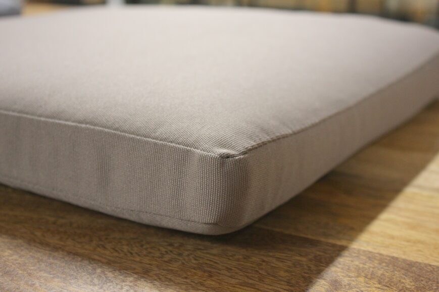 Zitkussen / stoelkussen (in- en outdoor) taupe - Afbeelding 2