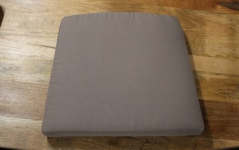 Zitkussen / stoelkussen (in- en outdoor) taupe