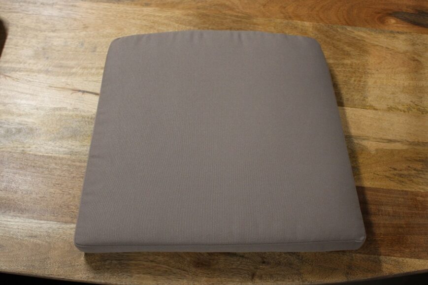 Zitkussen / stoelkussen (in- en outdoor) taupe