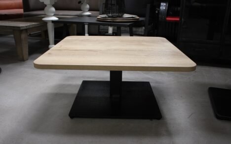 Salontafel vierkant 80 x 80 cm.