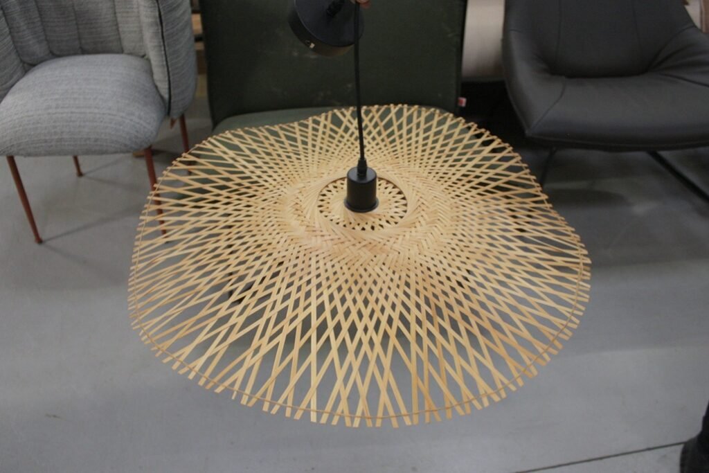 Opengewerkte rotan hanglamp Ø70