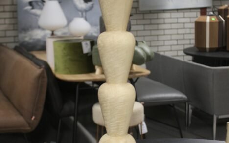 Lampvoet licht hout 55 cm.