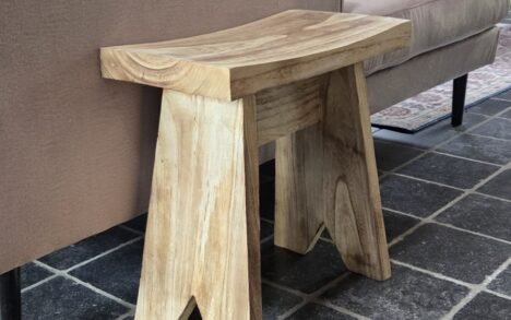 Houten bankje / bijzettafel / krukje