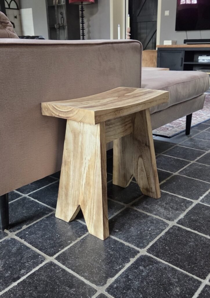 Houten bankje / bijzettafel / krukje