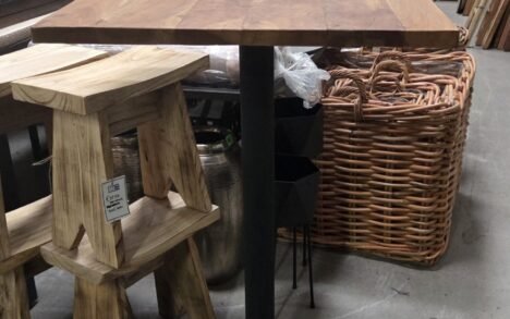 Bartafel metaal & hout 70x70